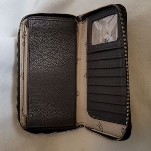 All about Benjamin wallet